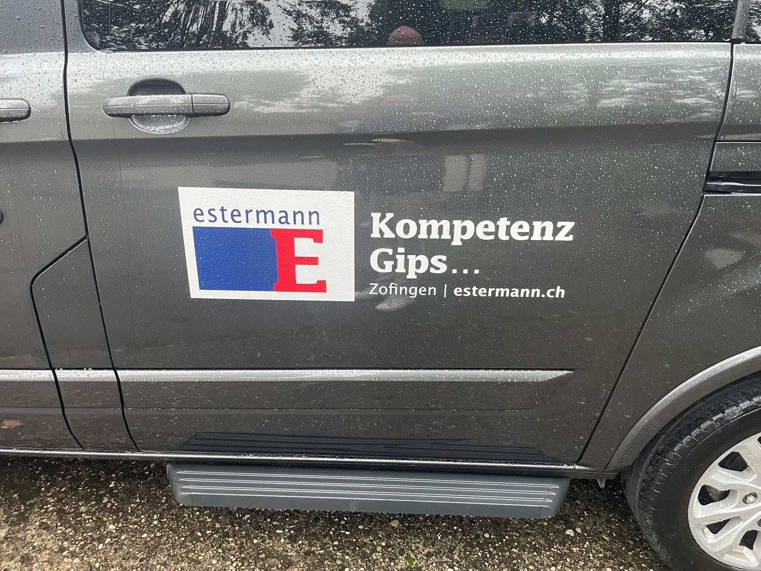 Auto-Sponsoring zugunsten der Kinder der amitola