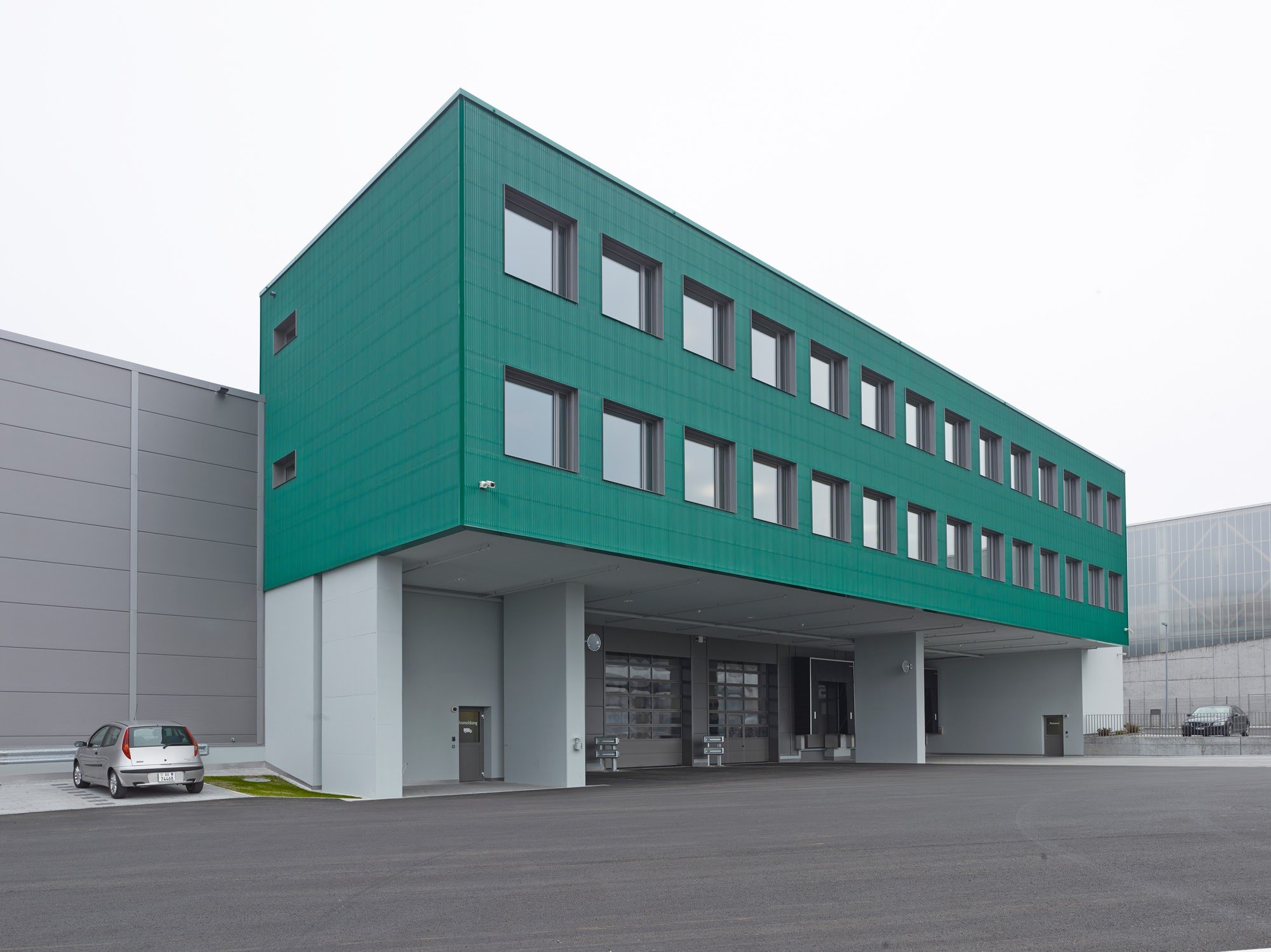 Industrie / Gewerbebau Logistikcenter Bachmann