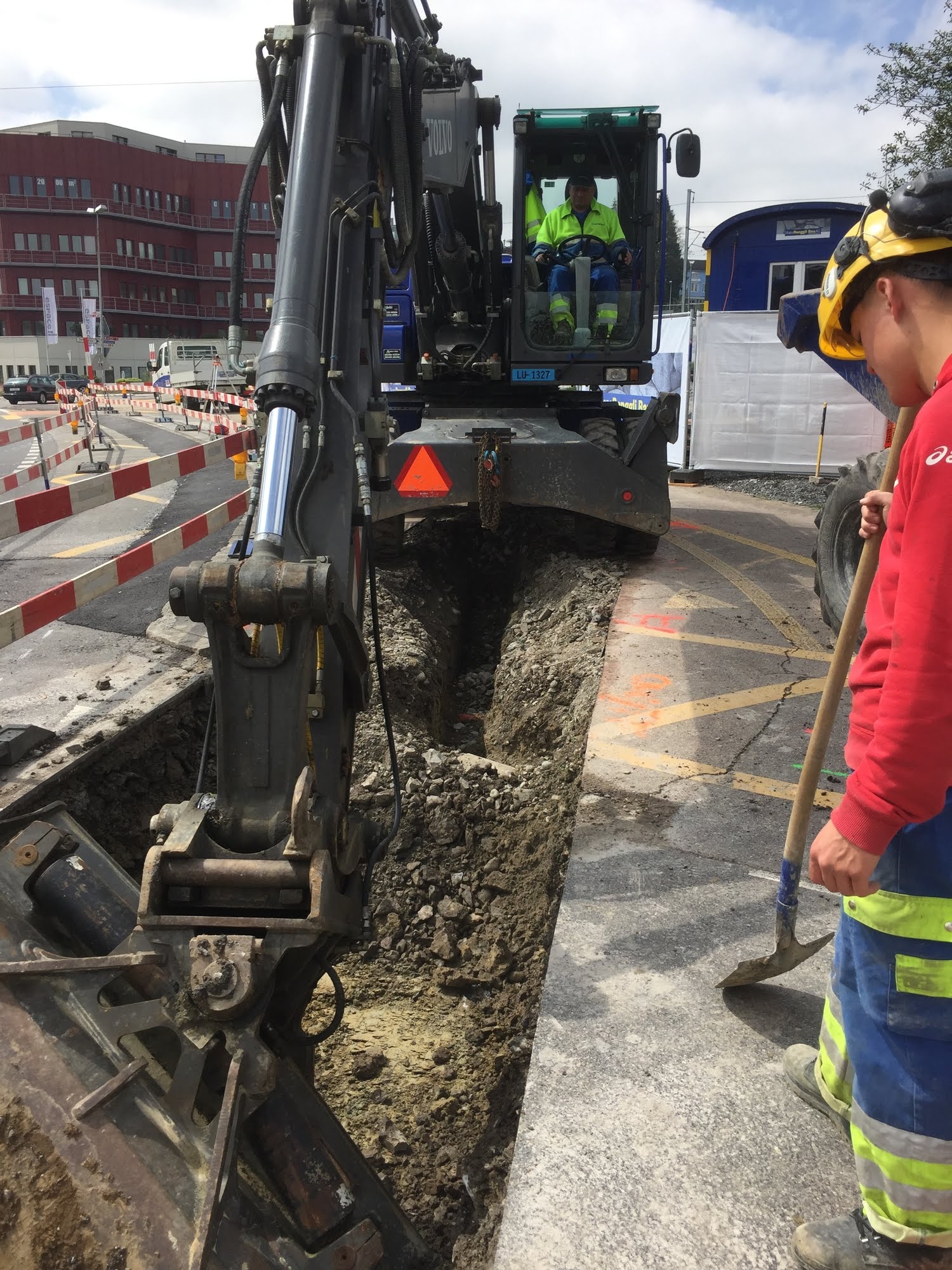 Ersatz Kanalisation und Wasserleitung Dunant- Berta-Regina- und Hillstrasse