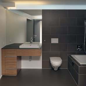 Badmöbel mit Glasabdeckung - KAWA Design AG :: Küchen Raum Bäder, Sursee, Willisau, Luzern, Zofingen