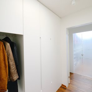 Einbaugarderobe mit Reduit - KAWA Design AG :: Küchen Raum Bäder, Sursee, Willisau, Luzern, Zofingen