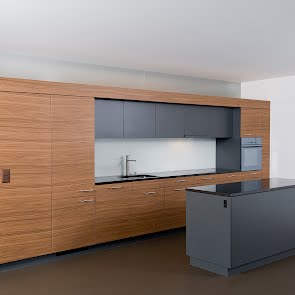 Einbauküche mit Reduitraum - KAWA Design AG :: Küchen Raum Bäder, Sursee, Willisau, Luzern, Zofingen
