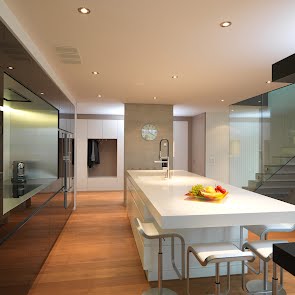 Himacsküche mit Glasfronten - KAWA Design AG :: Küchen Raum Bäder, Sursee, Willisau, Luzern, Zofingen